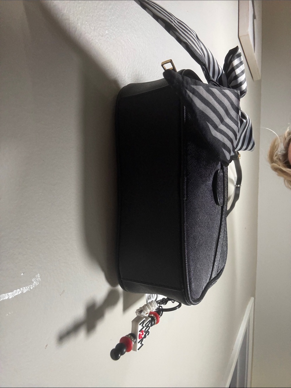 Marc Jacobs Black Crossbody Dog Lover Bundle + Vera Bradley Wallet - Picture 6 of 10